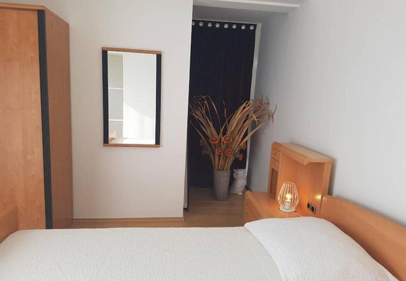 Apartments Javi - Free Private Parking Trogir Eksteriør bilde