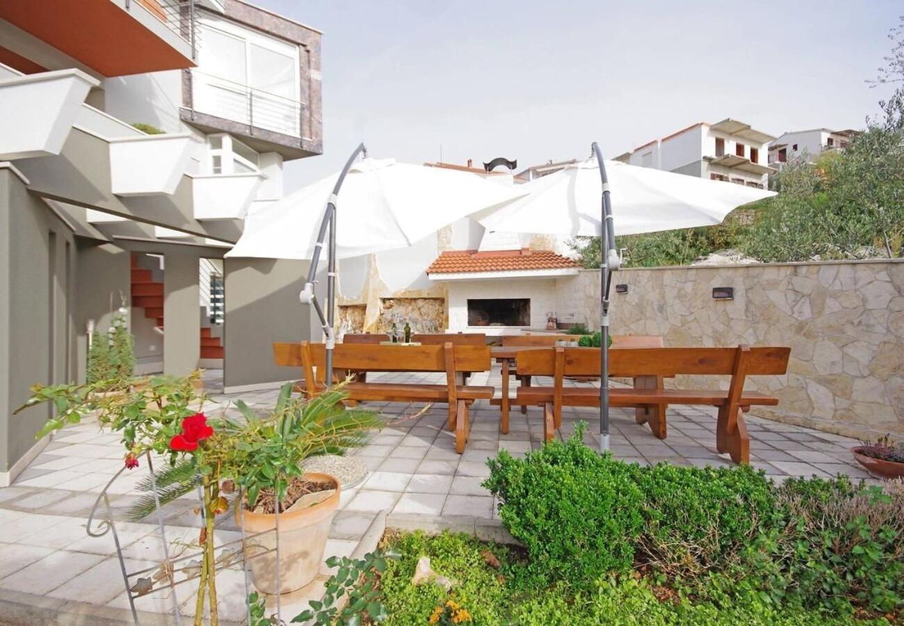 Apartments Javi - Free Private Parking Trogir Eksteriør bilde
