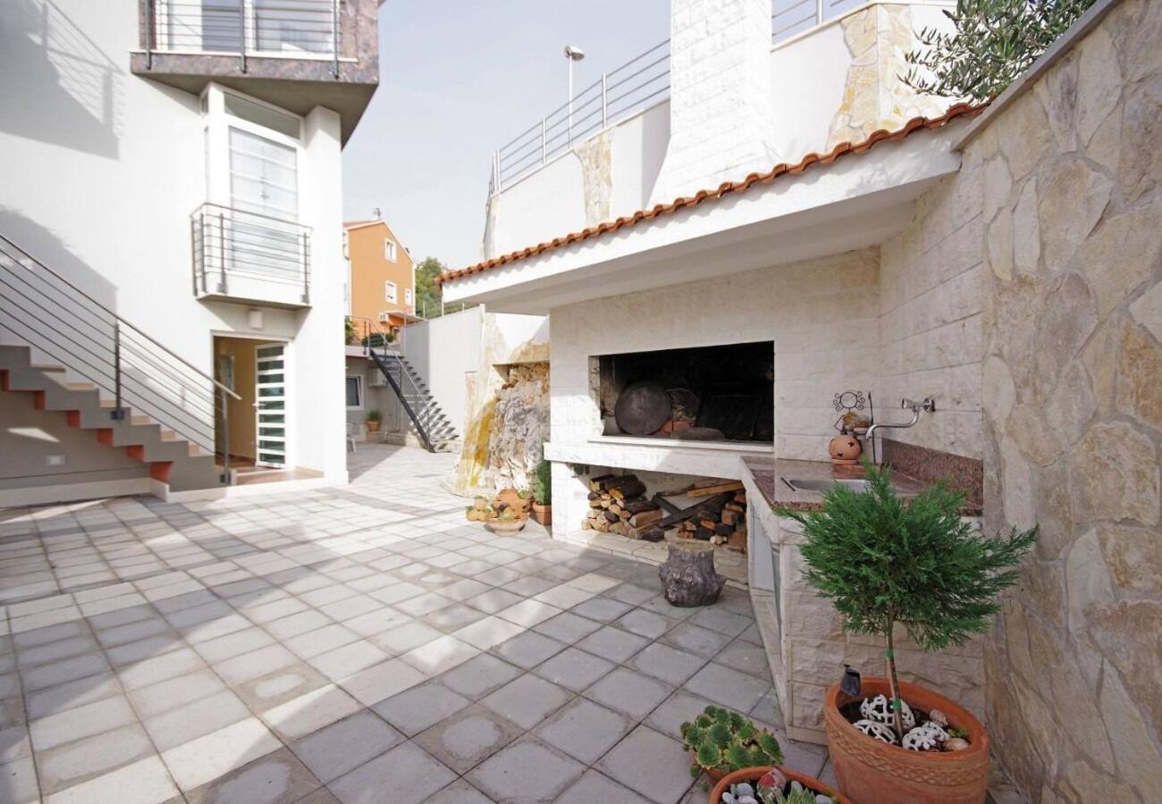Apartments Javi - Free Private Parking Trogir Eksteriør bilde